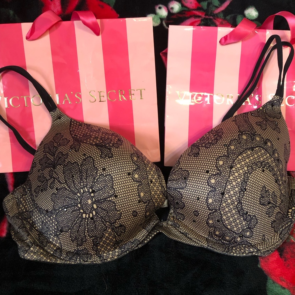 Victoria's Secret Black Lace-floral Print on Tan base T-Shirt Bra